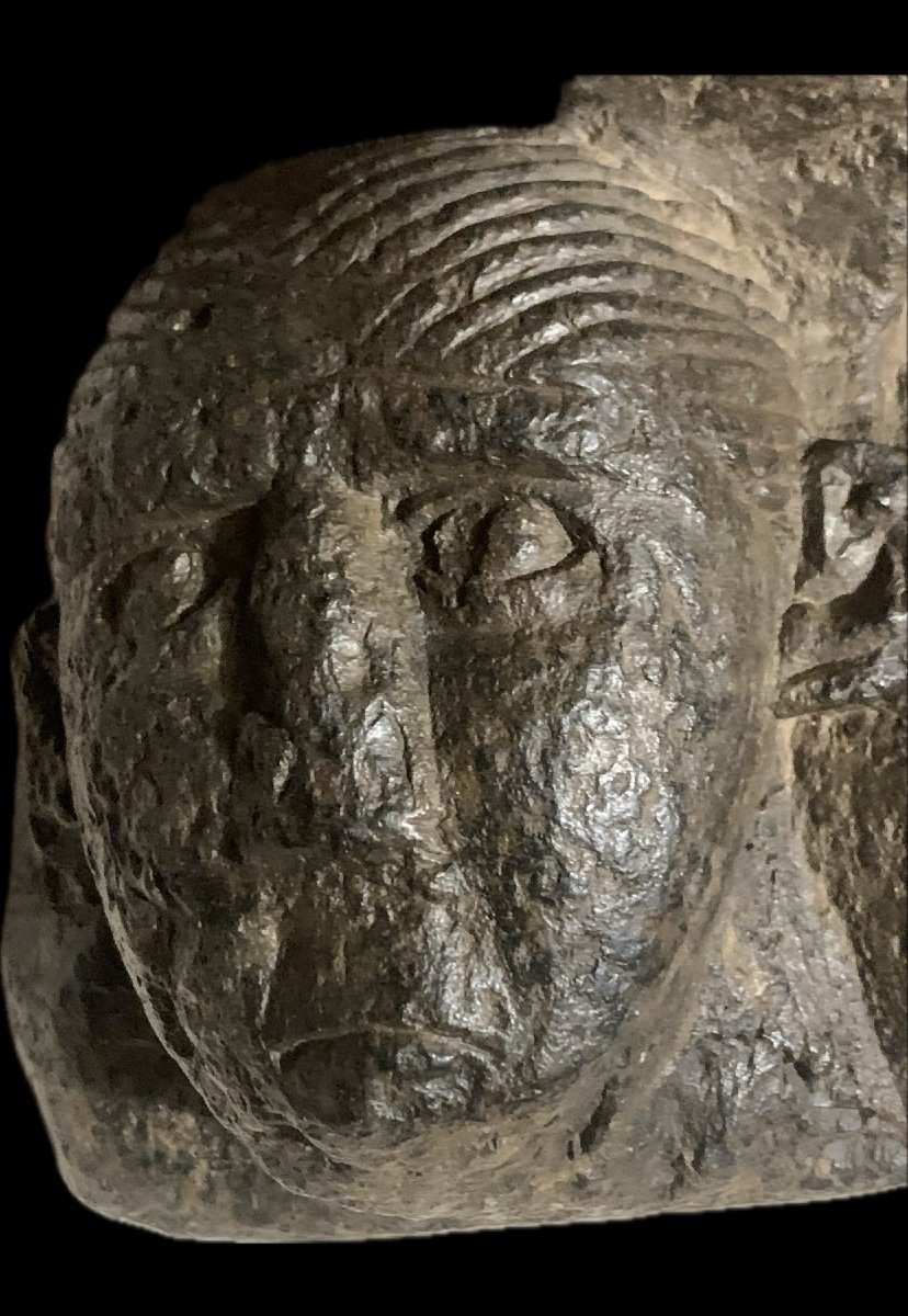 MUSEE: XIe / XIIe s, Pt chapiteau pierre noire (baslate ?) 4 faces avec visages africains-photo-5