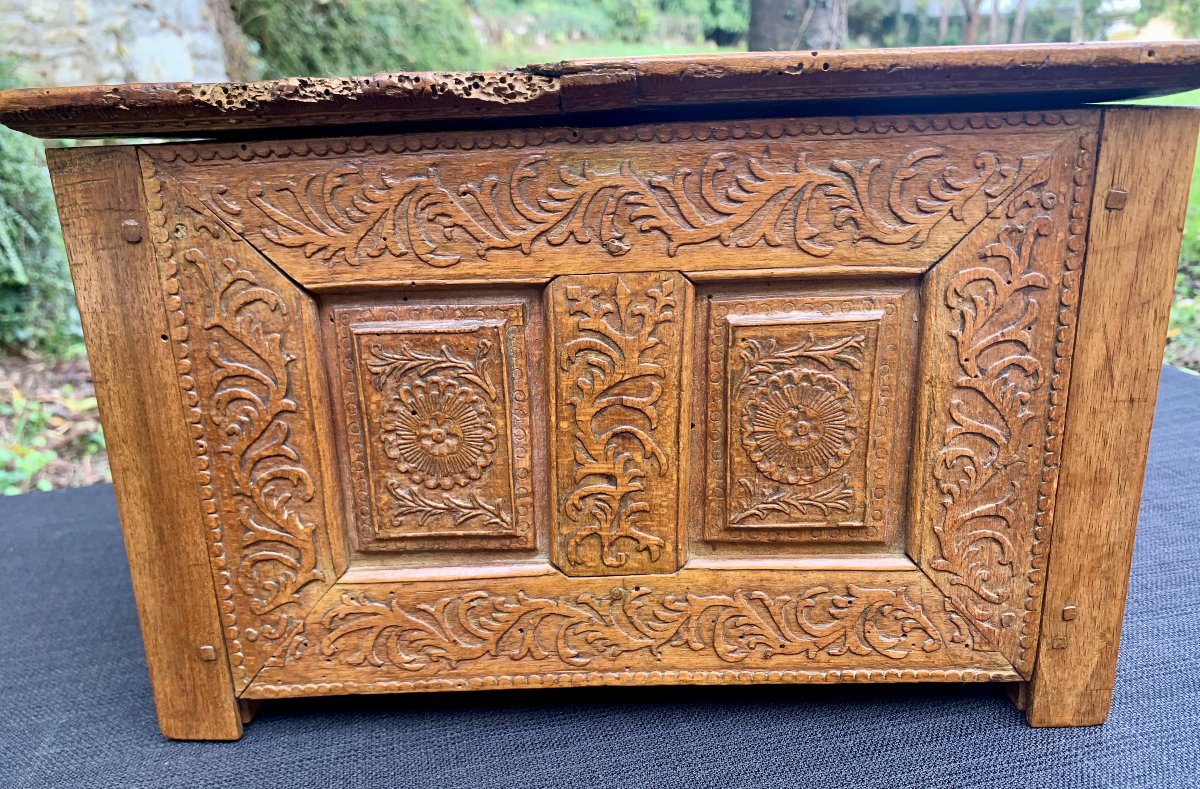 Louis XIV Era Folk Art, Walnut All Sides Carved Mastery Or Wedding Box, George Soubeyrou-photo-2