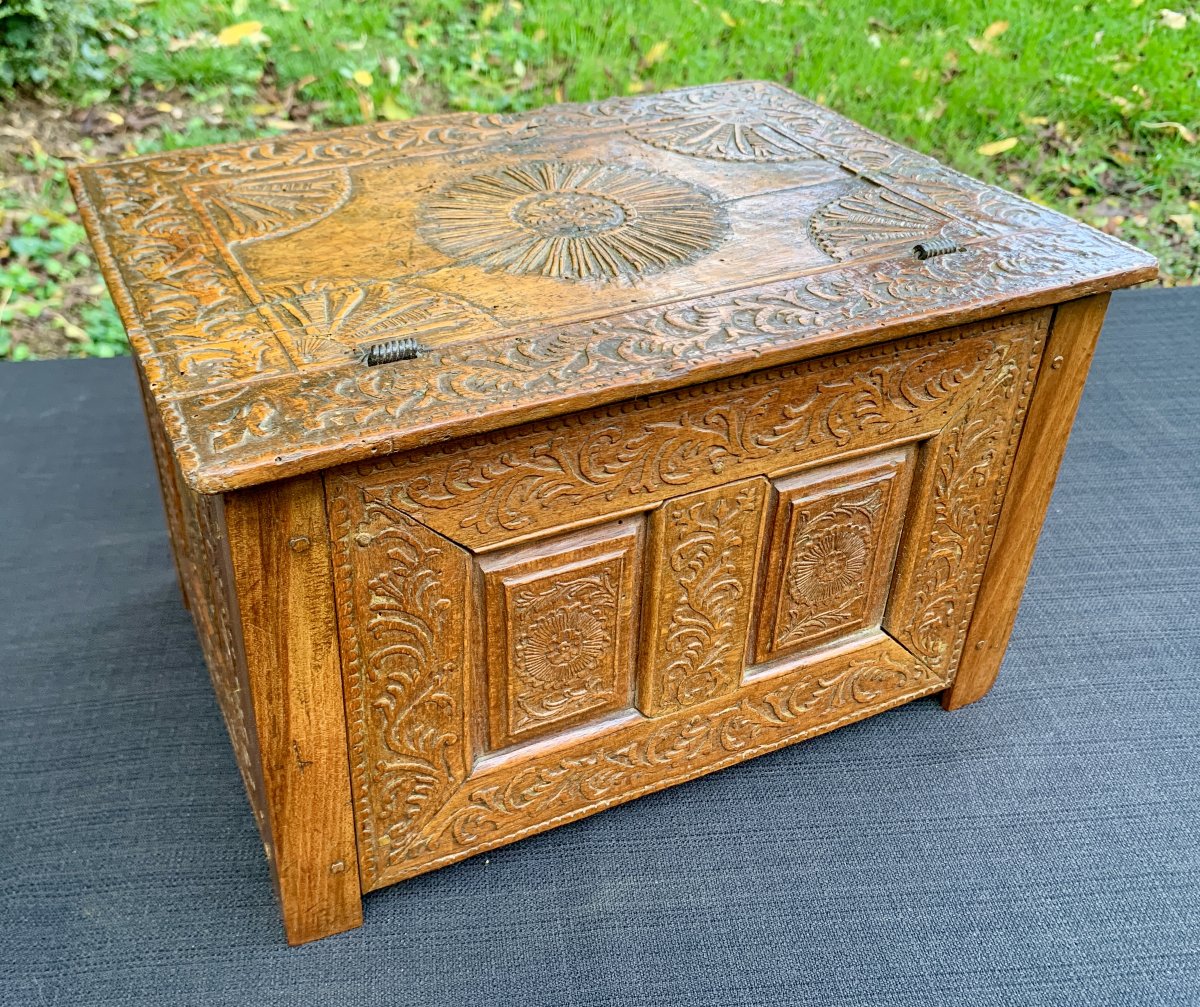 Louis XIV Era Folk Art, Walnut All Sides Carved Mastery Or Wedding Box, George Soubeyrou-photo-3