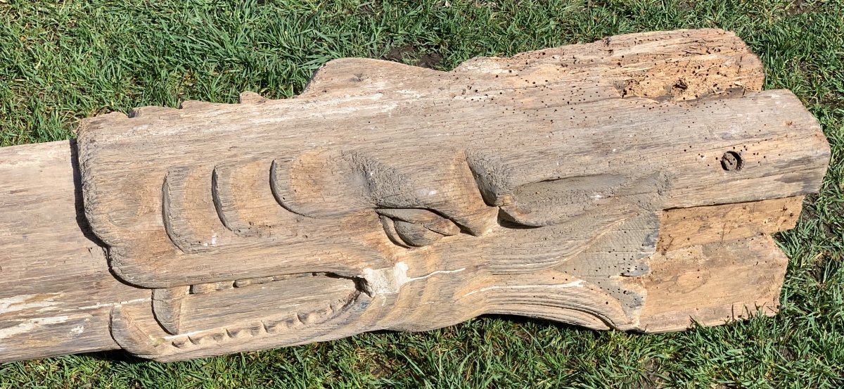 Set Of 2 Long Oak Carved Beams With Numbing / Dragons Or Fantastic Animals Heads, Late Medieval Early Renaissance