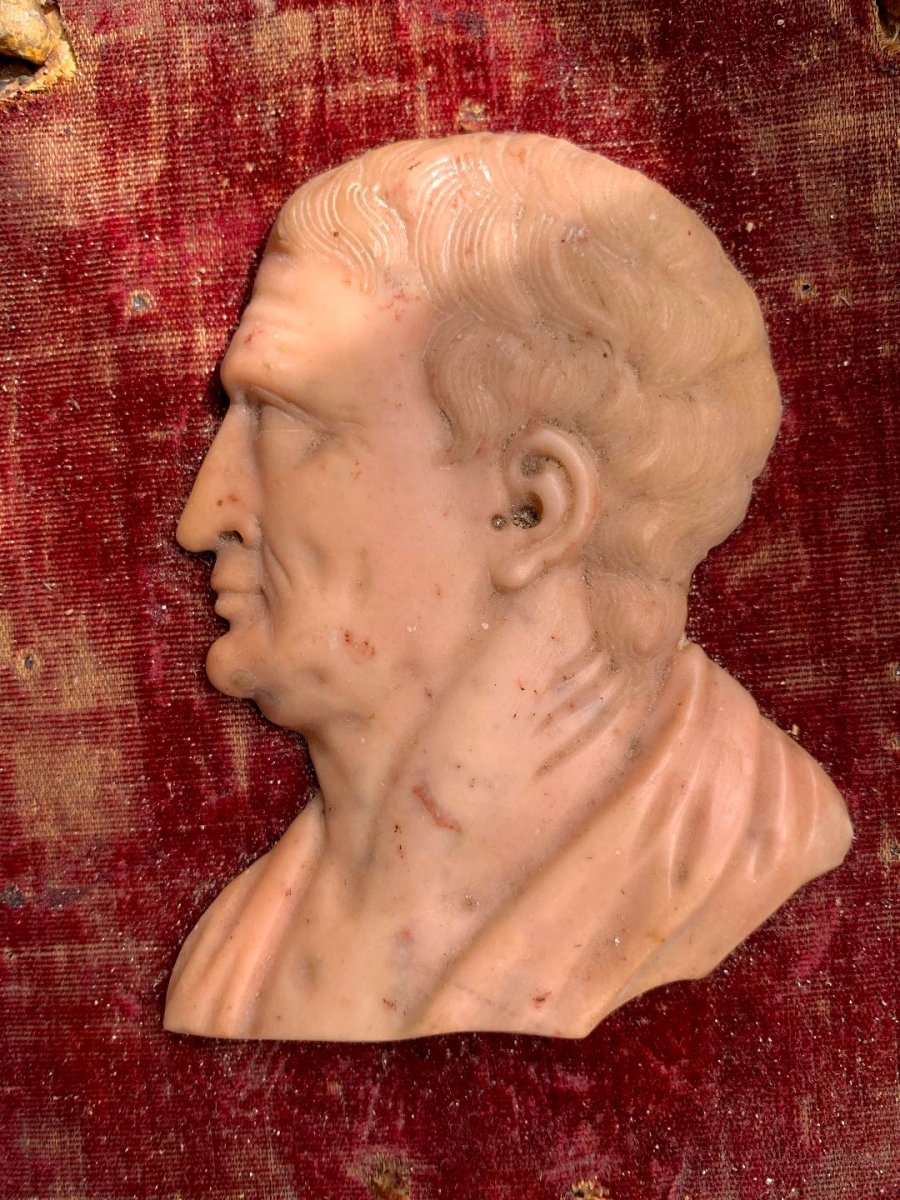 Cadre bois doré oval, fond velours rouge & profil antiq empereur romain marbre, Italie déb XVIIe-photo-6