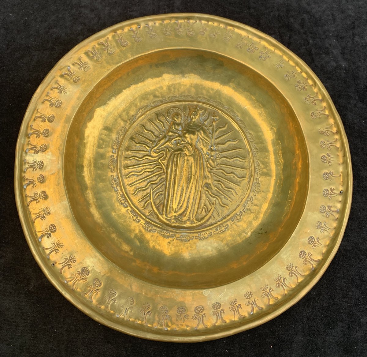 XVIth Mother In Child On Crescent Moon Quest/offering Dish-photo-3