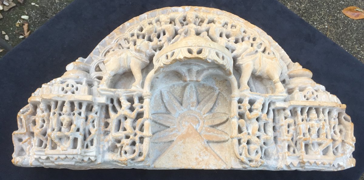 Inde Xe XIe s arche Jaïn  pierre/grès rose sculpté-photo-2