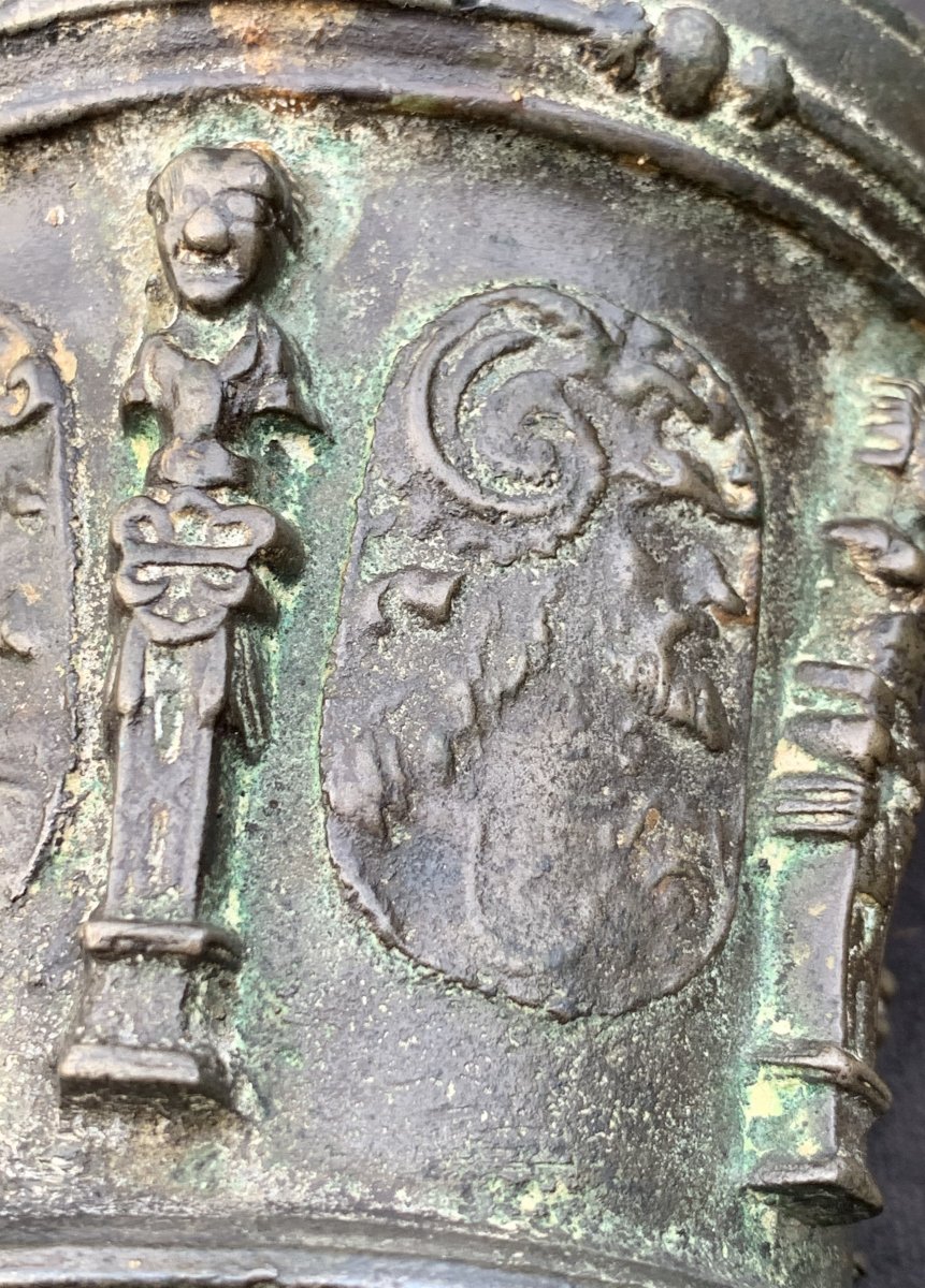 XVIth C Mortar + Its Bronze Pestle Nice Patina Medals & Fine Caryatids-photo-2