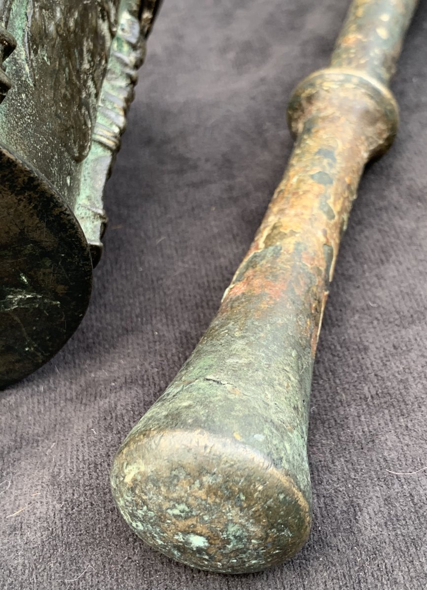 XVIth C Mortar + Its Bronze Pestle Nice Patina Medals & Fine Caryatids-photo-7