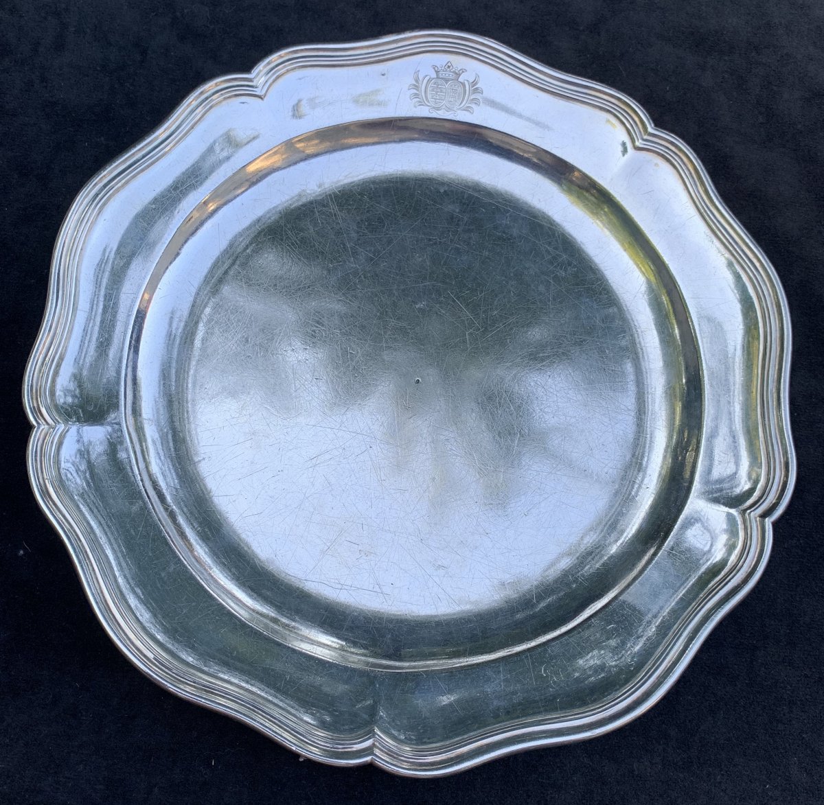 Solid Silver Small Dish Or Large Plate, Grenoble Circa 1760 Coat Of Arms-photo-1