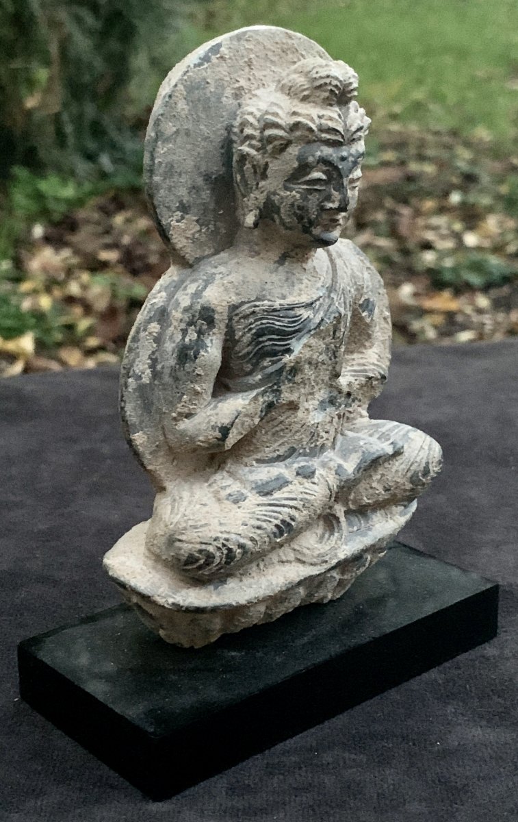 Stone Carved Gandharan Statue, Bouddha Prying On Lotus Flower Stand Circa 1st To 4th Cty-photo-2