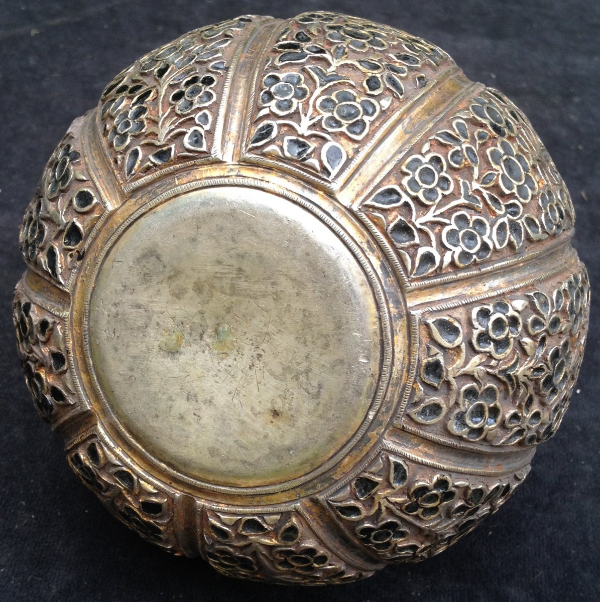 Moghol Style Chiseled & Enemailed Solid Silver Huka Base, Flower Design-photo-4