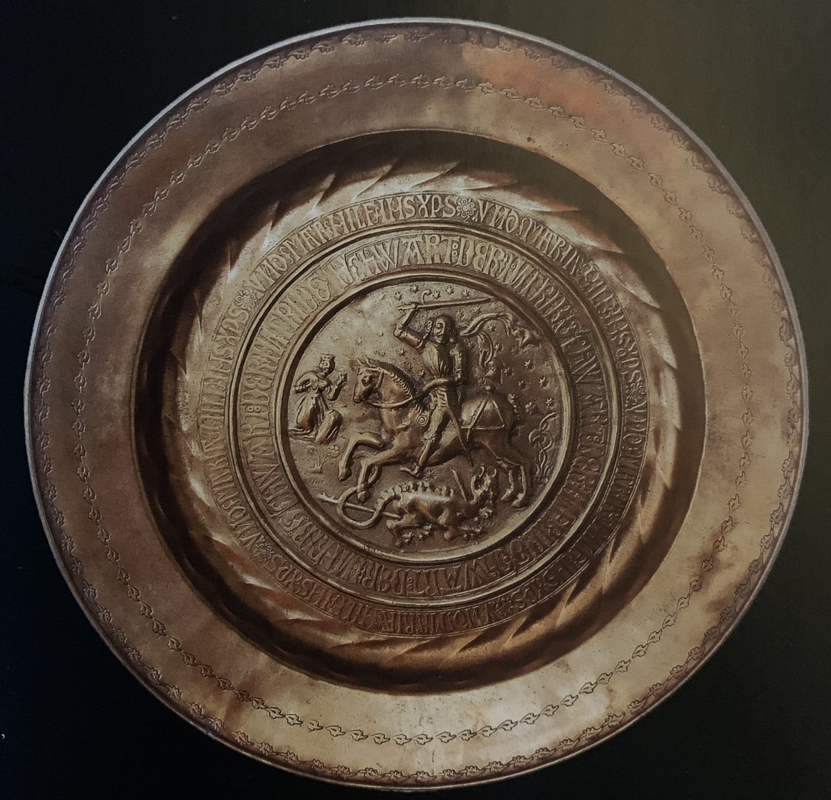 XVth Cty Brass Offering Dish, St Georges Crushing Dragon-photo-7