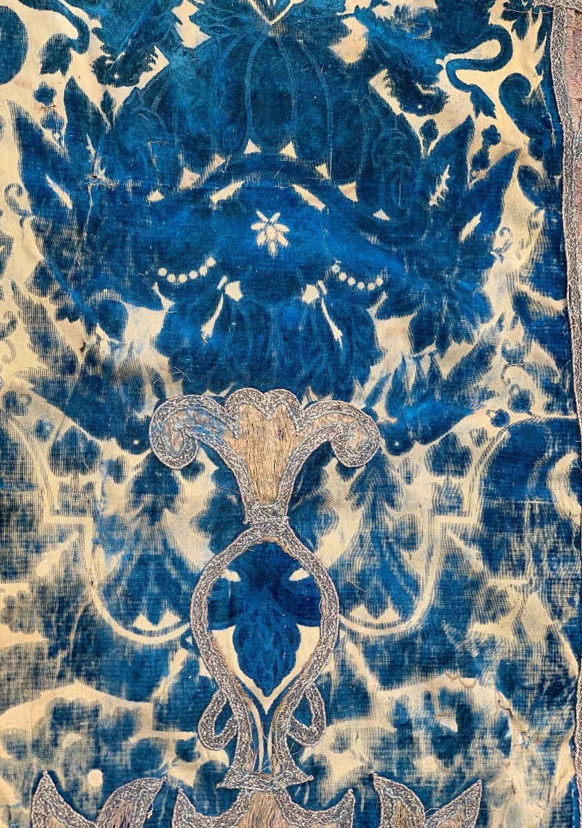 Exceptionnelle tenture broderies argent s/ velours frappé de Gênes,  XVIe s-photo-3