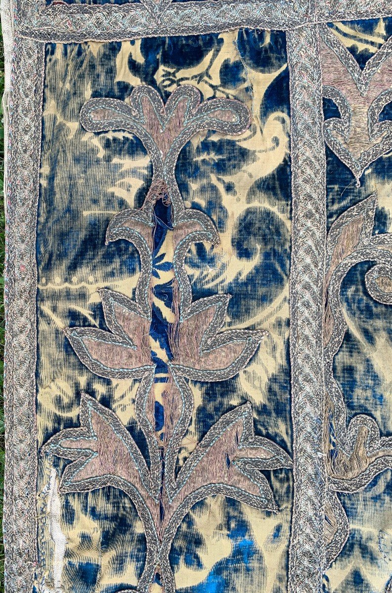 Exceptionnelle tenture broderies argent s/ velours frappé de Gênes,  XVIe s-photo-2