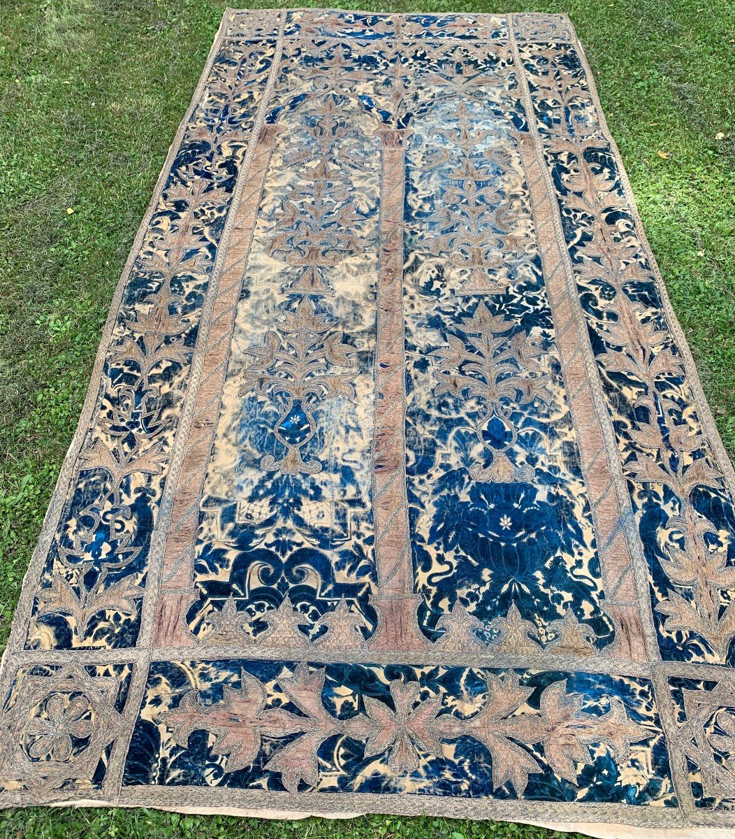 Exceptionnelle tenture broderies argent s/ velours frappé de Gênes,  XVIe s