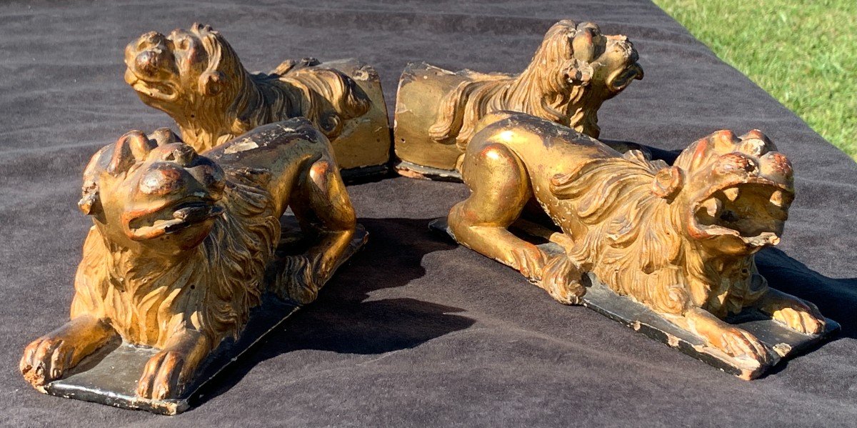 17th Century Set Of 4 Gilded Wood Lions, Cassone Feet