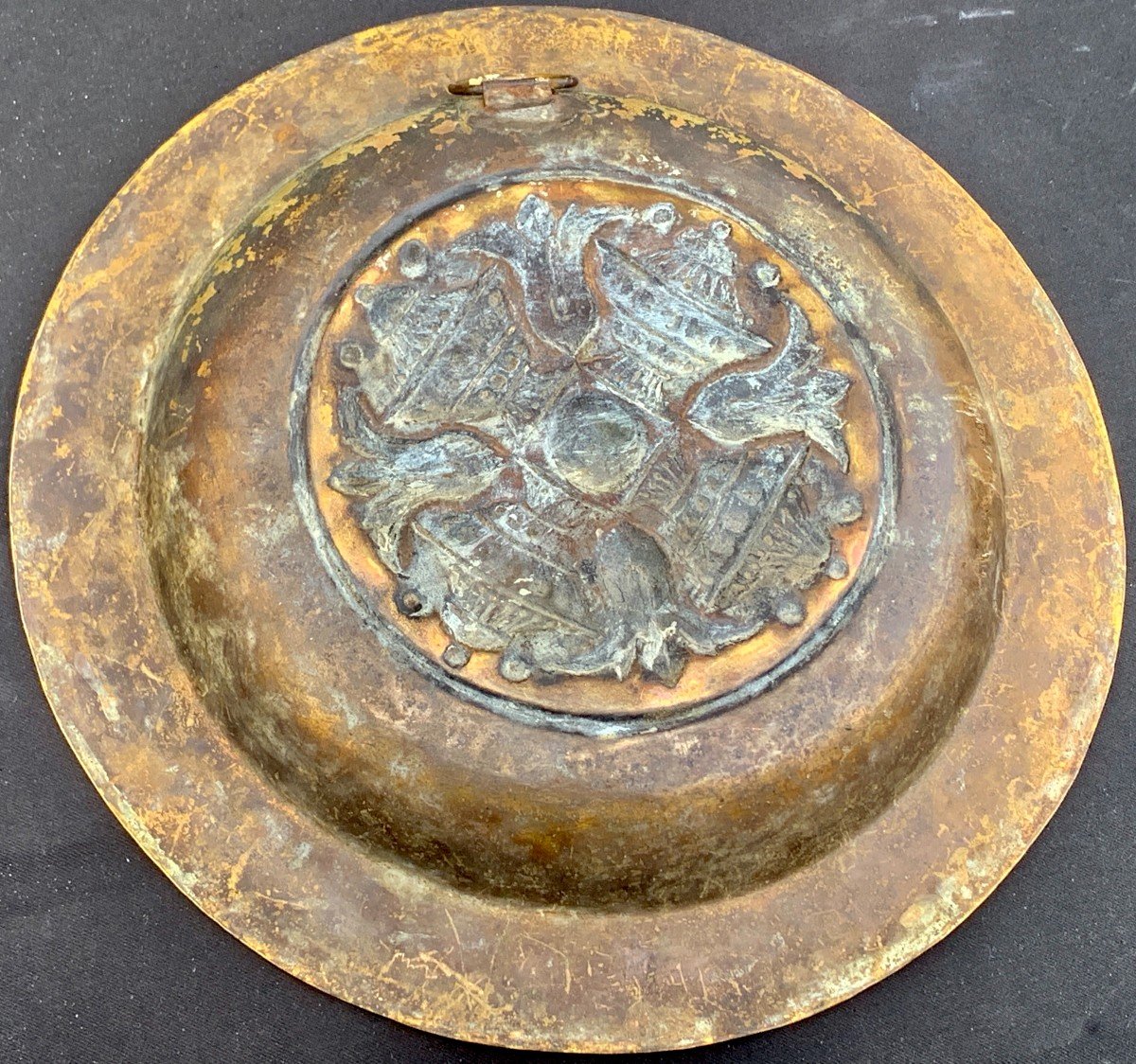Circa 1500 Radiant Design With Lys Flowers & Urns Brass Alm Dish -photo-4