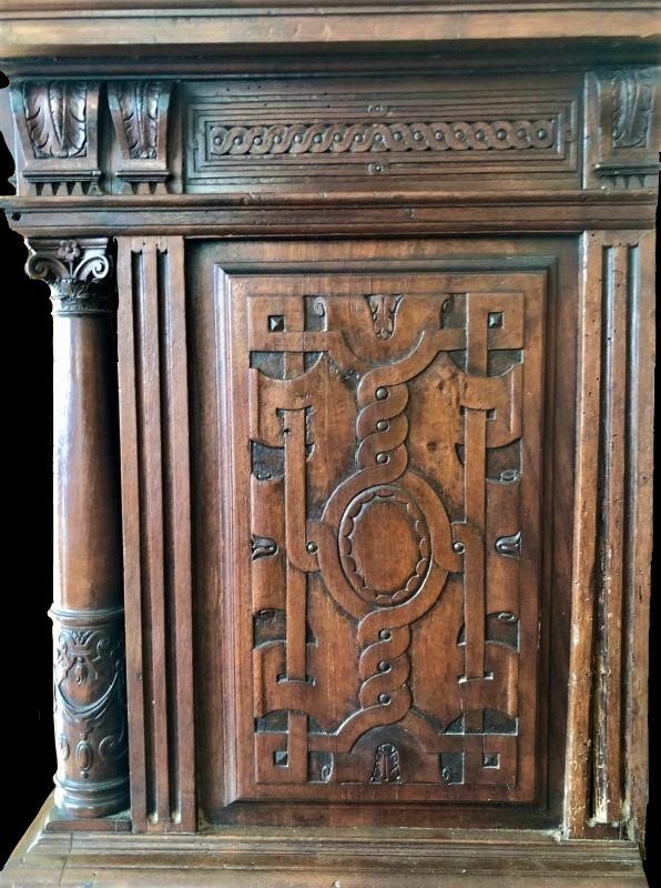 Circa 1590, Exceptional Walnut Richly Carved Dresser-photo-4