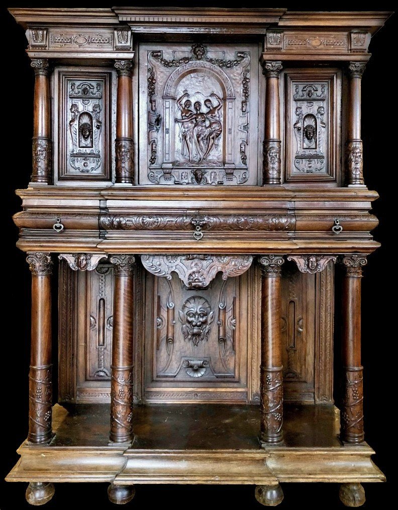 2nde Renaissance -vers 1590, dressoir noyer richement sculpté