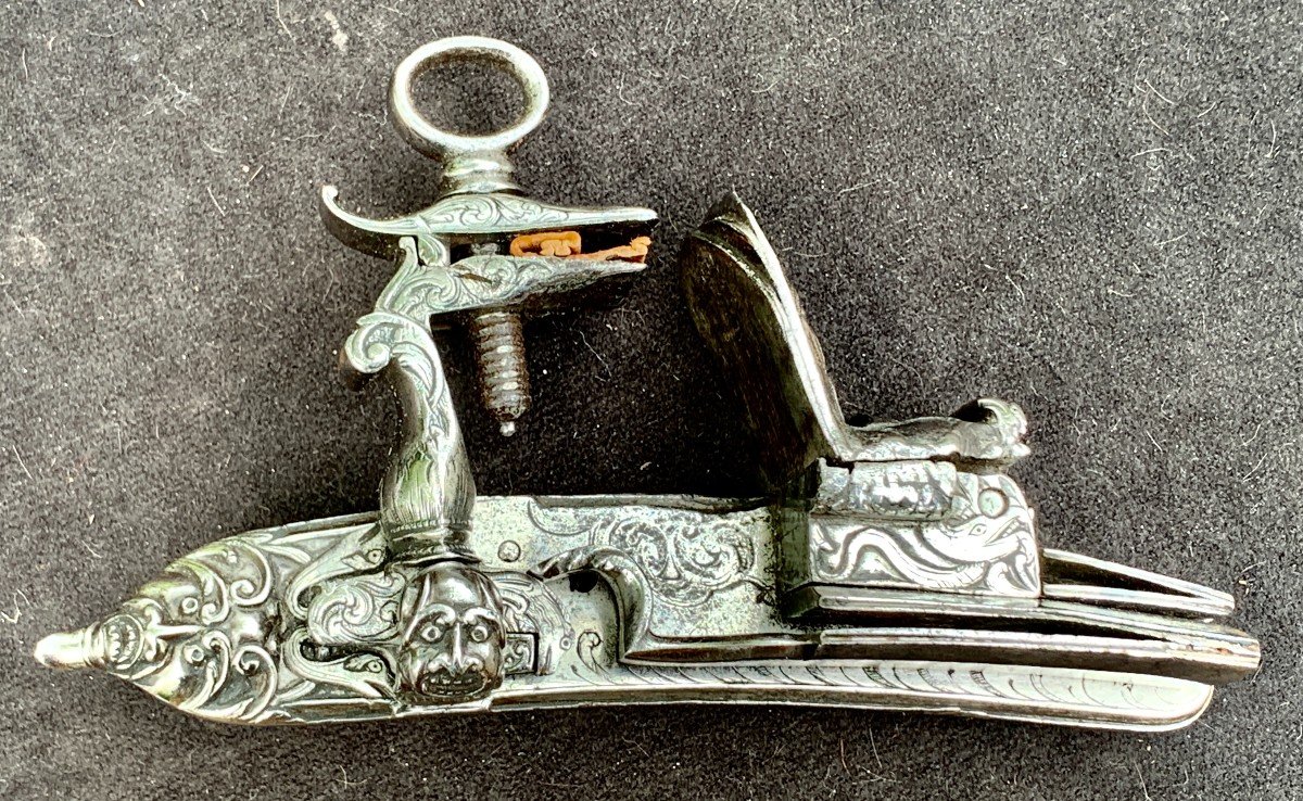 Superbe platine silex fusil fer ciselé Brescia Italie XVIIe-photo-7