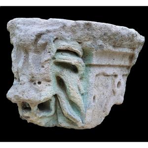 14th Cty Stunning Limestone Carved Limestone Capital Depicting Menacing Lion