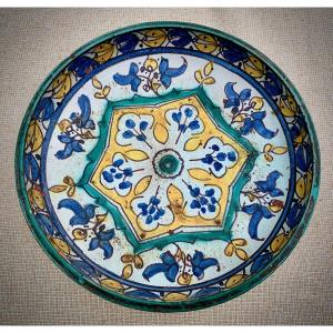 2e moitié du XIXe s, Coupe sur talon en céramique Marocaine décor rayonnant 