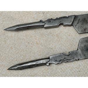 Louis XIV Period Large Iron Compass Decorated With Carpenter's Tools Engraving, 