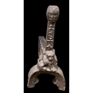 16th Cty: Gothic Period Single Cast-iron Andiron With Coat Of Arms, Lion,... No. 2