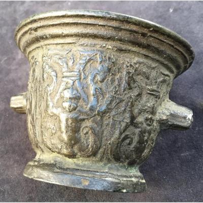 Small Medicine Mortar Abraham Le Boucher, Rouen, Early XVIIth