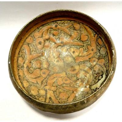 Sultanabad, Persian Ceramic Cup Intertwined Fish Decor XIII-xivth