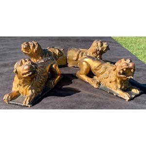 17th Century Set Of 4 Gilded Wood Lions, Cassone Feet