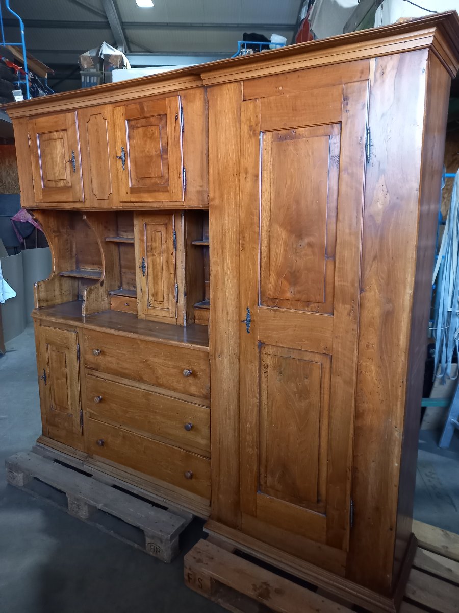18th-century Walnut Dresser-photo-2
