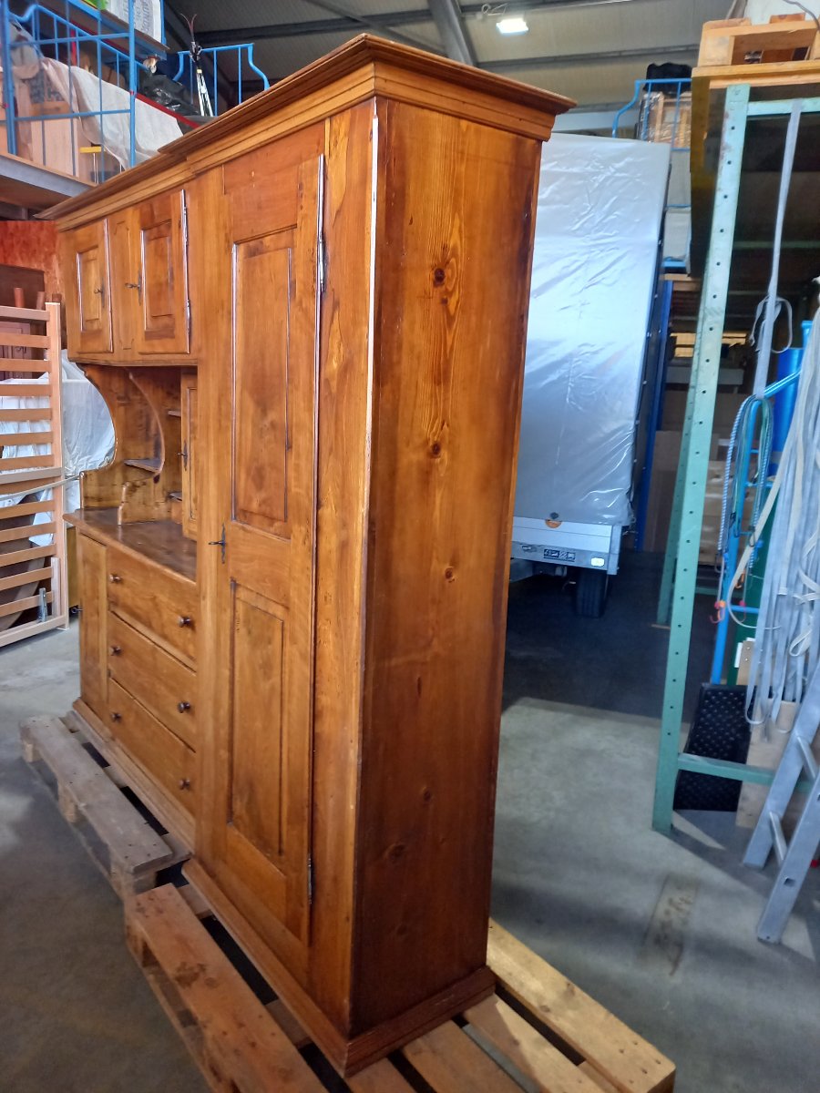 18th-century Walnut Dresser-photo-3