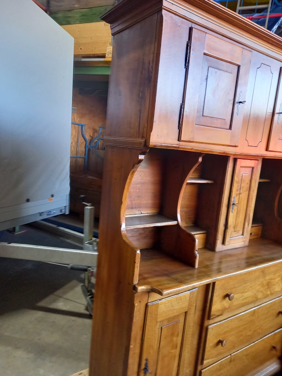 18th-century Walnut Dresser-photo-4