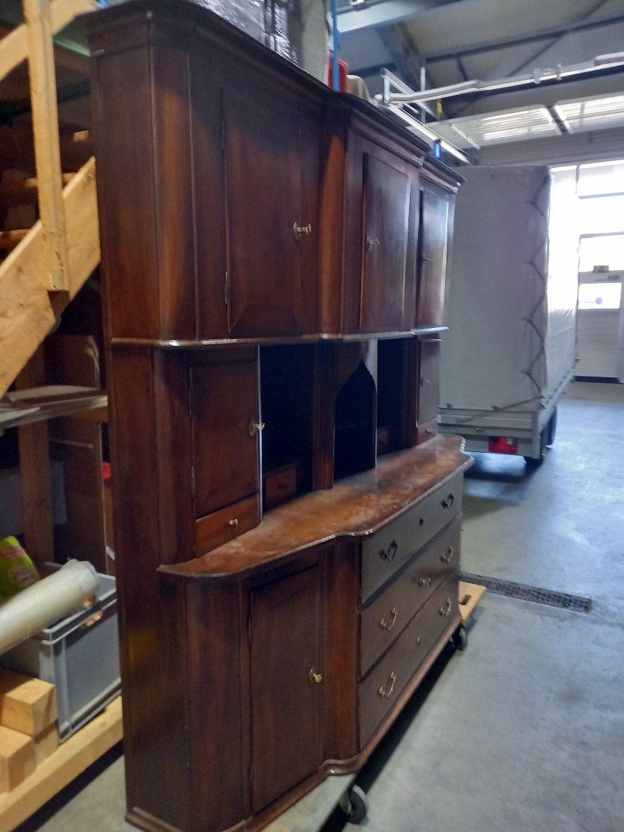 18th-century Walnut Dresser