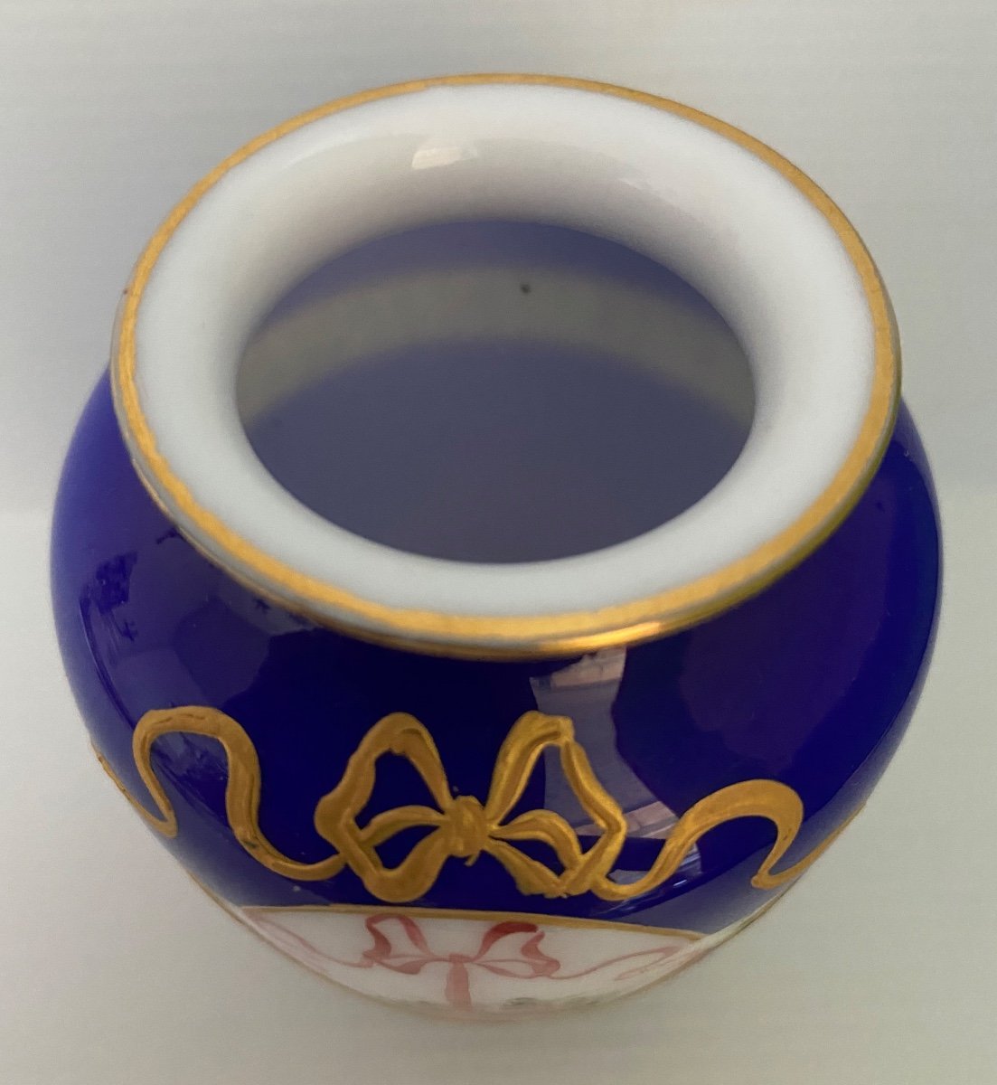 Small Opaline Saint Louis Vase-photo-1