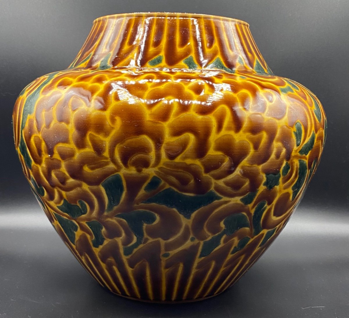 Large Kutani Porcelain Ball Vase Japan 1900