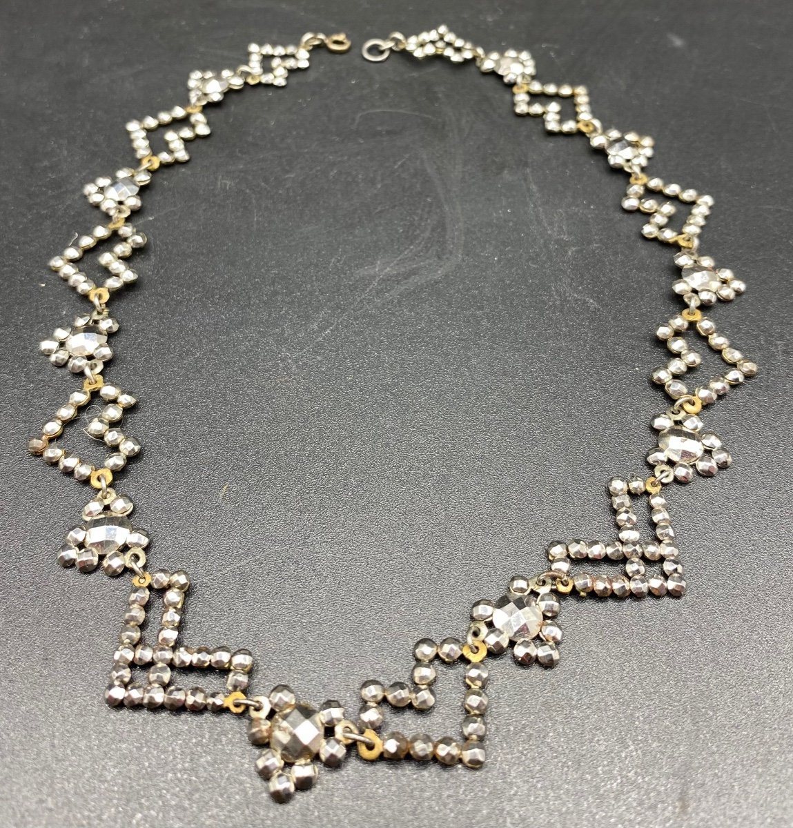 Collier Draperie Aux Pointes En Fer Forgé Du XIXème 