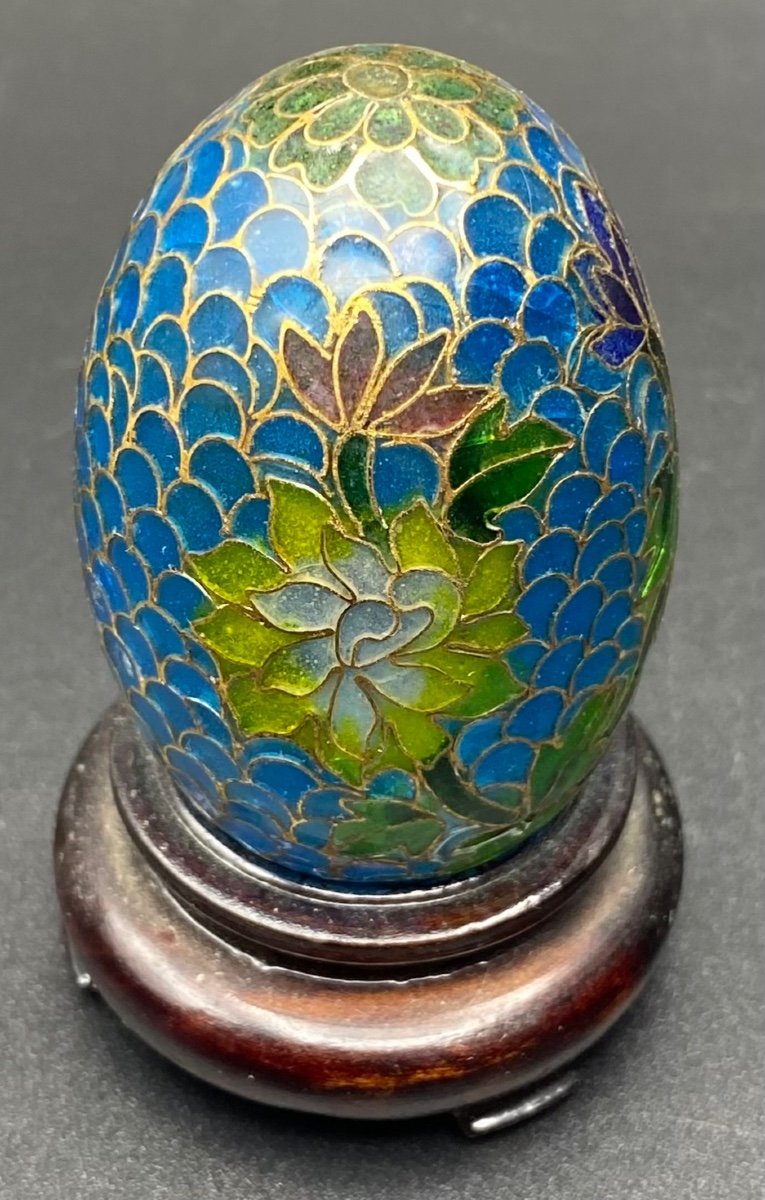 Cloisonne Egg Pic à Jour Circa 1940, China