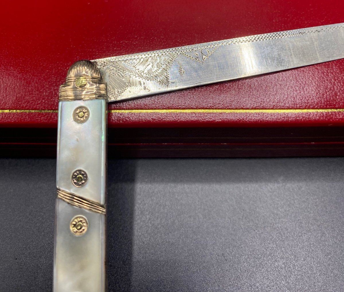 18th Century French Folding Pocket Knife In Several Metals (gold Silver Steel) And Mother-of-pearl-photo-5