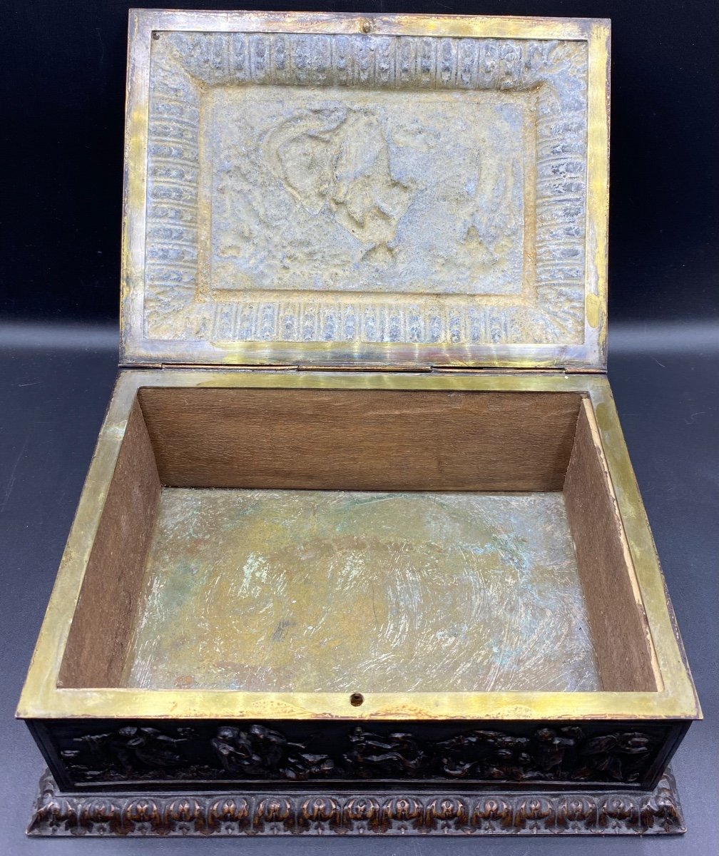Box In Patinated Repoussé Brass Medal Late 19th Century-photo-4