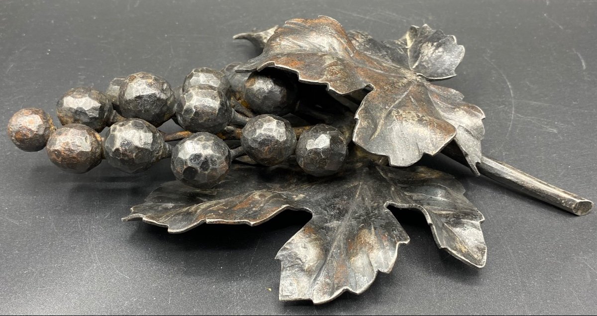 Bunch Of Grapes, In Patinated Hammered Wrought Iron Signed Around 1930-photo-4