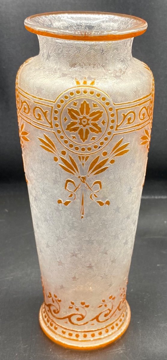 Vase En Cristal Soufflé À Couches Multiples Gravées À L’acide Saint Louis Vers 1900