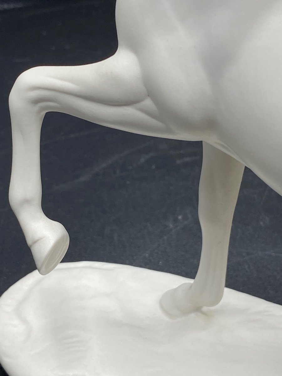 Horse Subject In Glazed Porcelain By Goebel From The Year 1994-photo-2