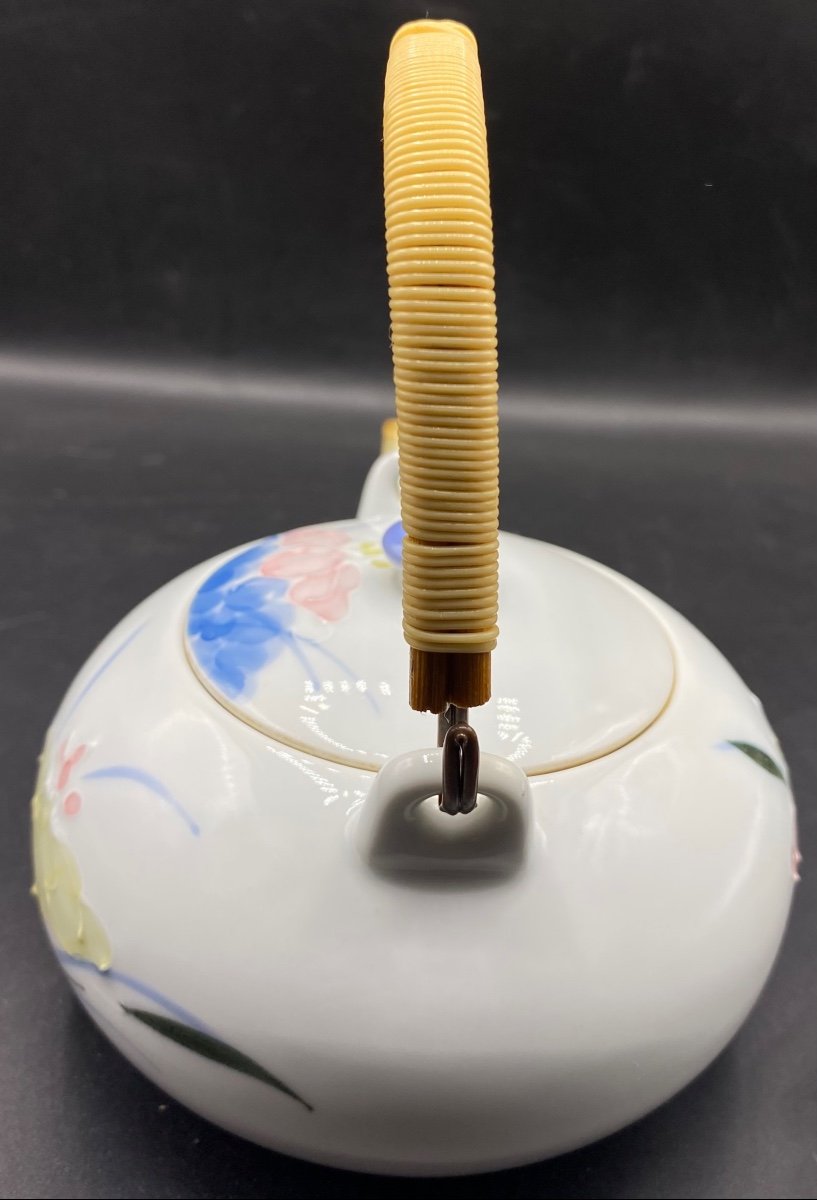 Small Japanese Painted Enameled Porcelain Teapot Signed From The 1960s-photo-2