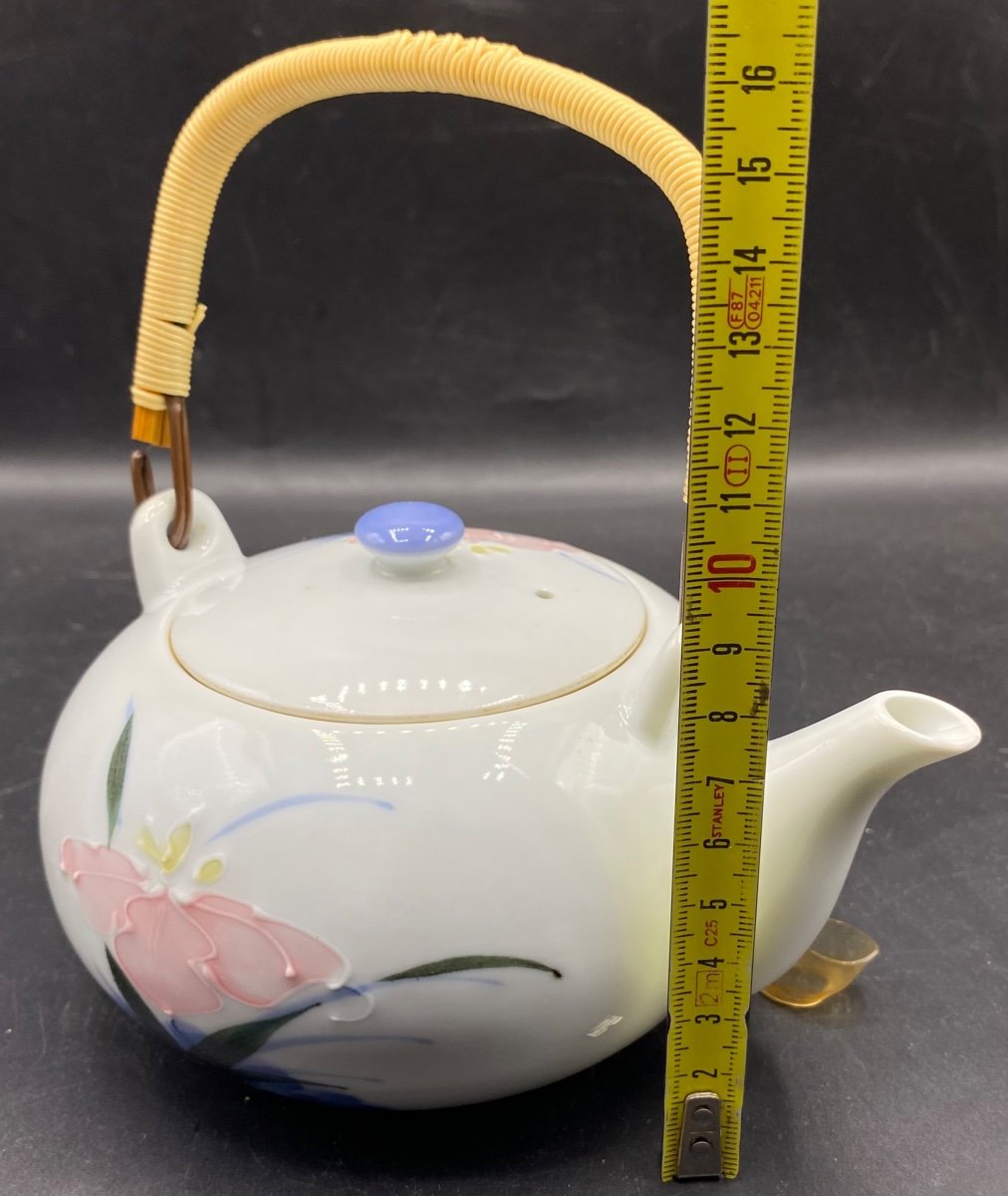 Small Japanese Painted Enameled Porcelain Teapot Signed From The 1960s-photo-4