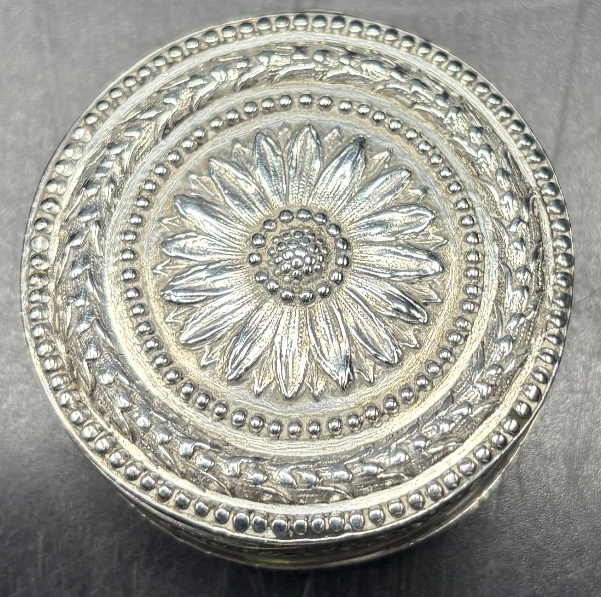 Boîte à Pilules En Argent Massif Pour La France Vers 1900-photo-4