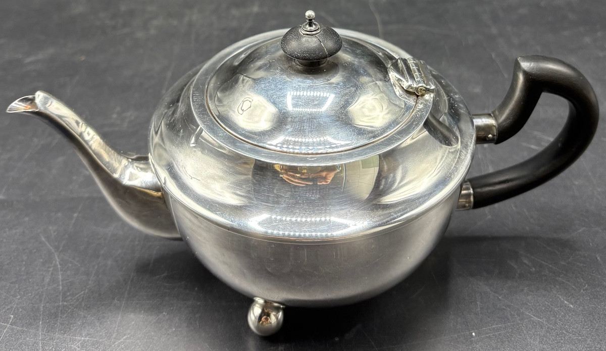 Small English 1914/15s Sterling Silver Teapot By Stewart Dawson