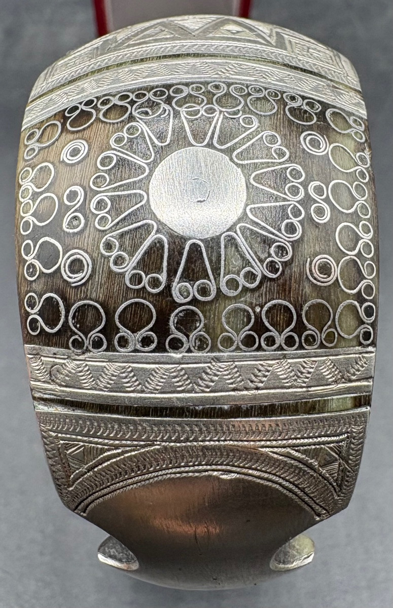 BRACELET JONC AU 3/4 EN CORNE ARGENT ET ÉMAILLÉE THOUAREG DES ANNÉES 1900/20-photo-4