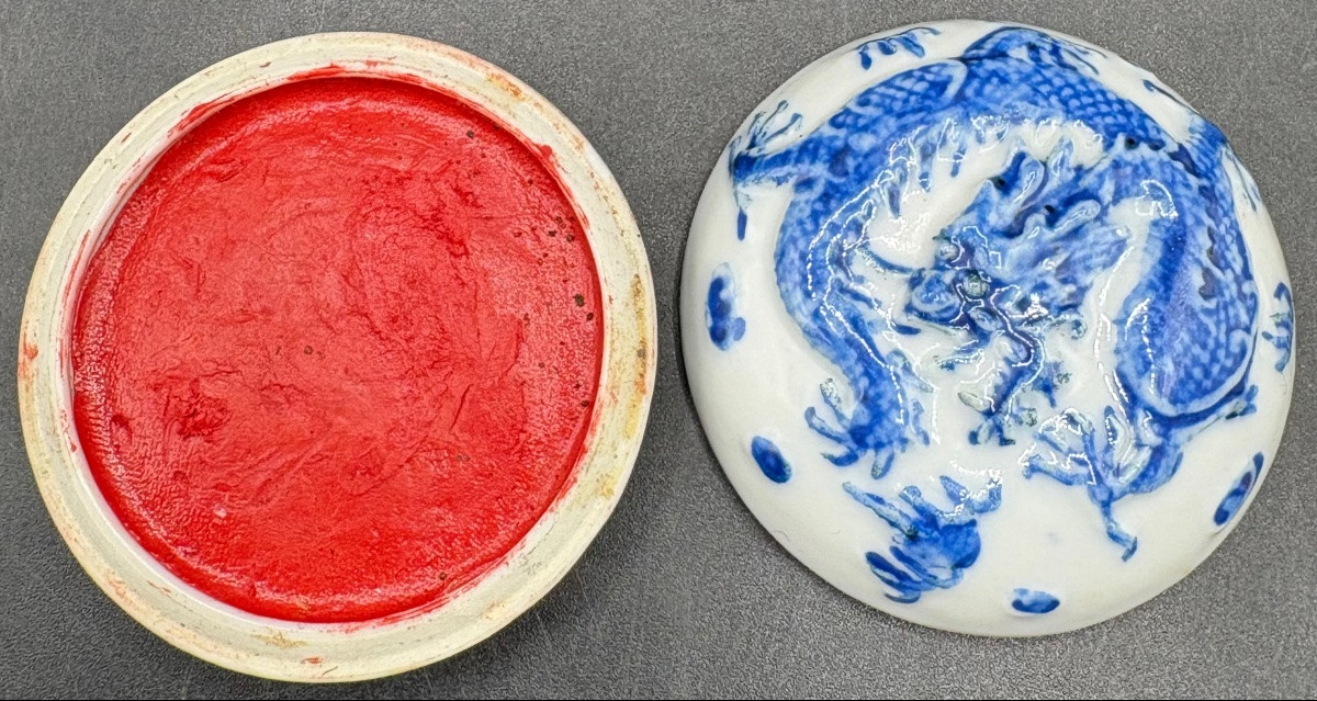 PETITE BOÎTE EN PORCELAINE ÉMAILLÉE À ONGUENT CHINOISE DES ANNÉES 1900-photo-2