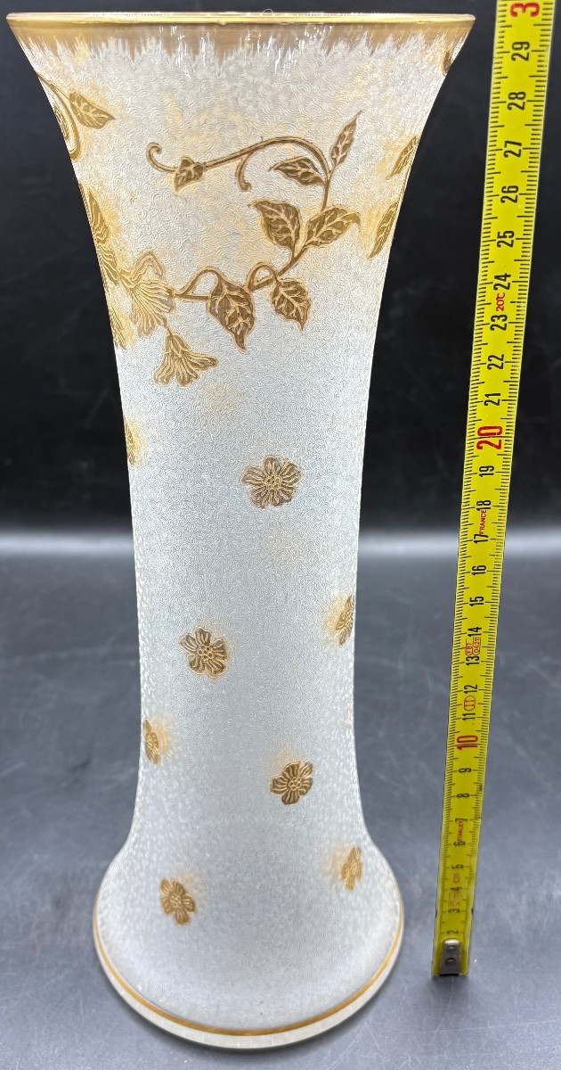 VASE EN CRISTAL SOUFFLÉ GRAVÉ À L’ ACIDE, ÉMAILLÉE À L’OR DES ANNÉES 1900 PAR SAINT LOUIS-photo-7