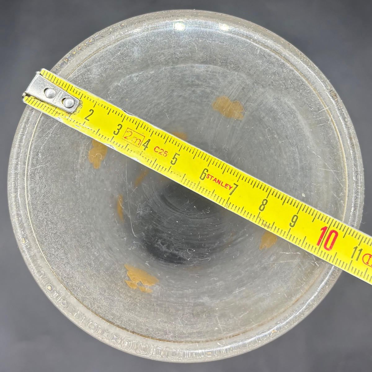 VASE EN CRISTAL SOUFFLÉ GRAVÉ À L’ ACIDE, ÉMAILLÉE À L’OR DES ANNÉES 1900 PAR SAINT LOUIS-photo-5