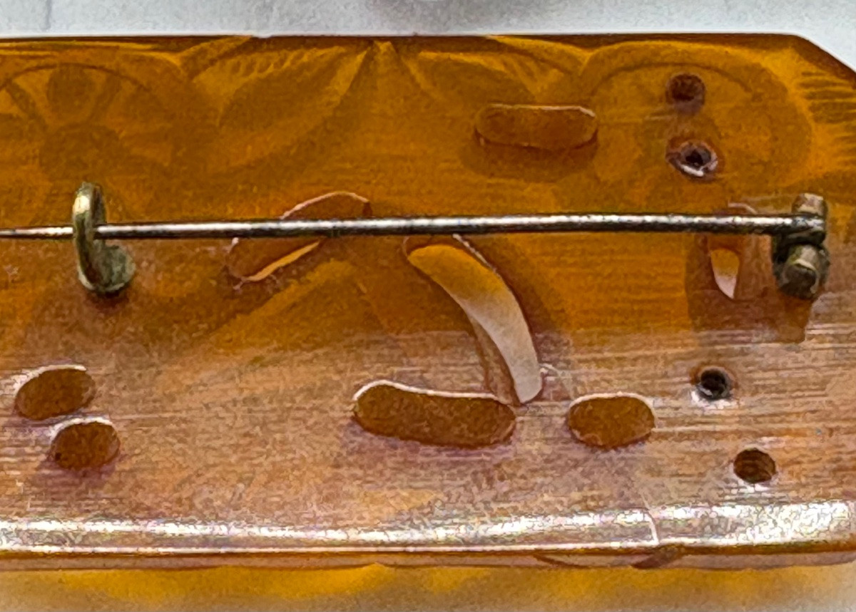 BROCHE EN BAKÉLITE MOULÉE ET DIVERS DES ANNÉES 1930 FRANÇAIS -photo-1
